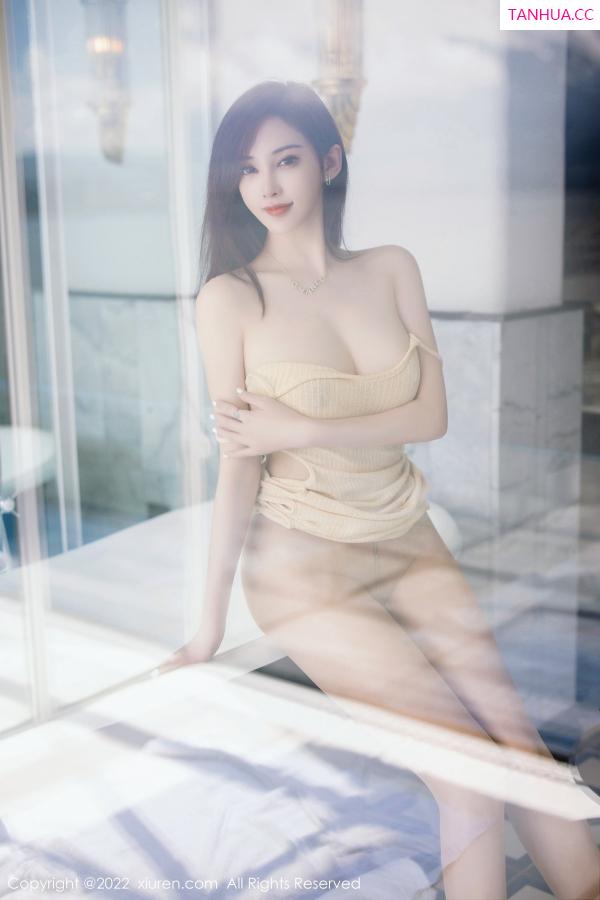 周妍希 奶瓶土肥圆 [XiuRen]高清写真图 2022.11.25 No.5912 土肥圆Carol 大理旅拍第21张图片